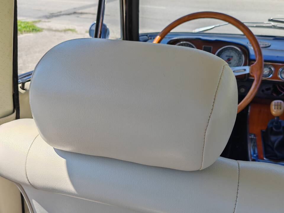 Image 46/50 of Alfa Romeo 2000 Berlina (1972)