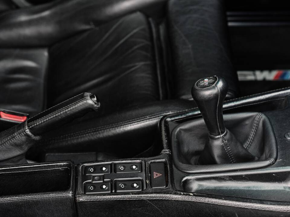 Immagine 58/74 di BMW M5 (1992)