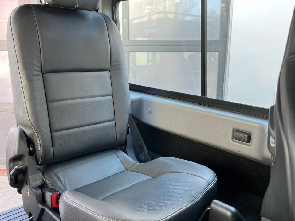 Immagine 16/28 di Land Rover Defender 90 (2015)
