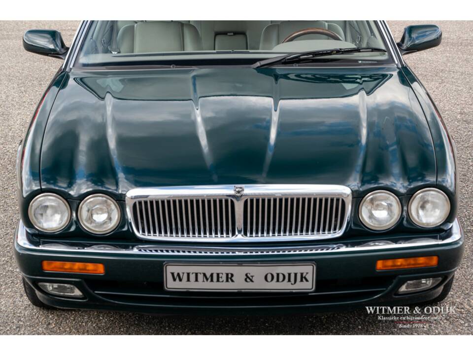 Bild 16/34 von Jaguar XJ6 3.2 Executive (1997)