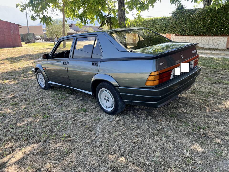 Immagine 5/46 di Alfa Romeo 75 1.8 Turbo (1986)