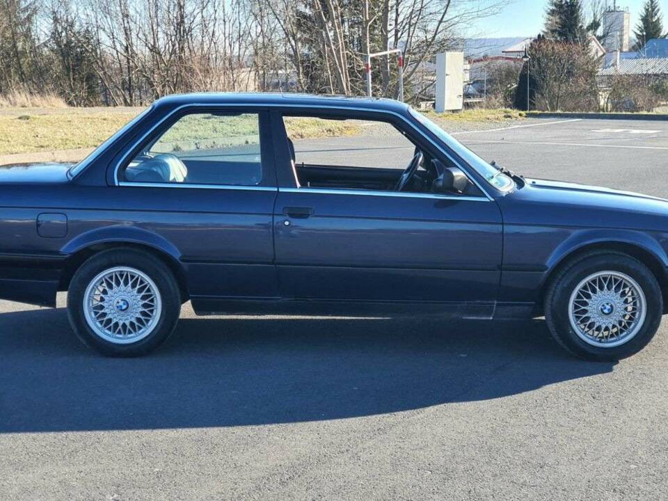 Bild 4/20 von BMW 320i (1990)