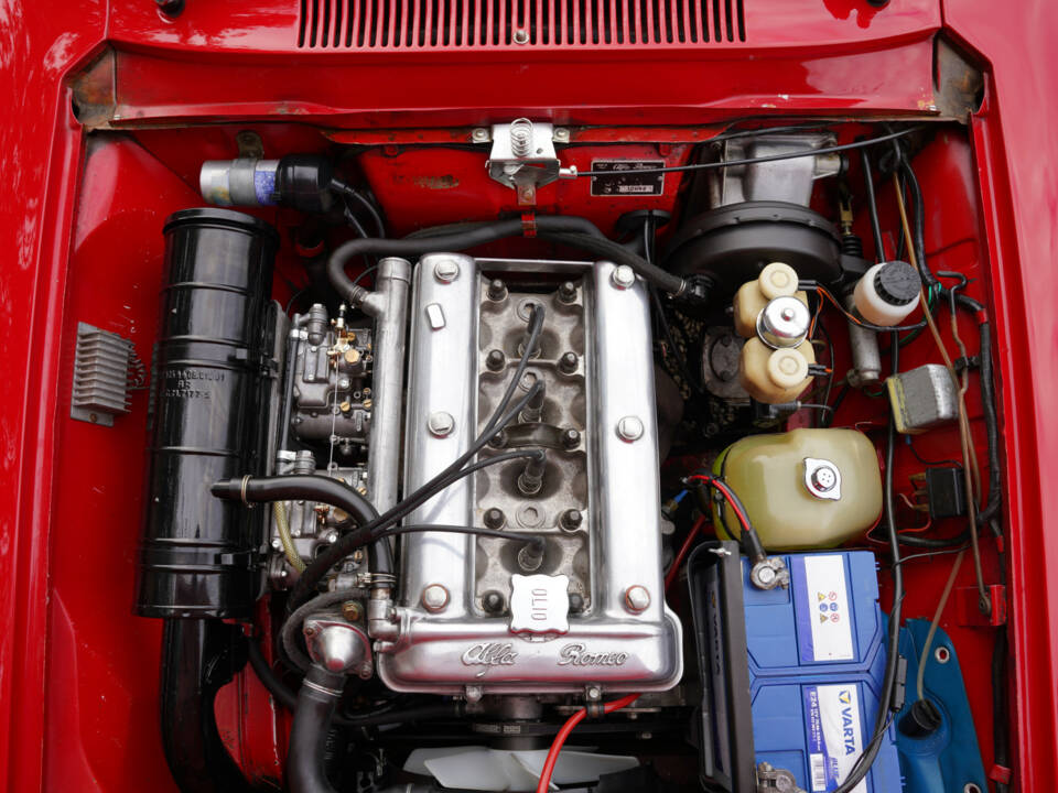 Immagine 24/50 di Alfa Romeo 1750 GT Veloce (1971)