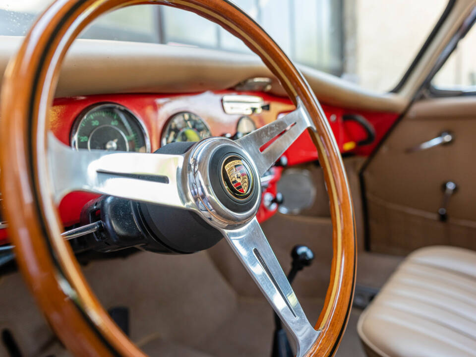 Immagine 18/42 di Porsche 356 C 1600 (1965)