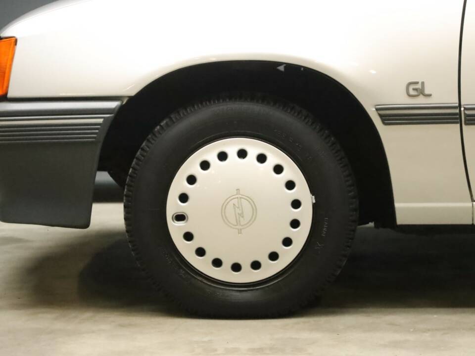 Afbeelding 12/50 van Opel Kadett 2,0i GSi (1988)