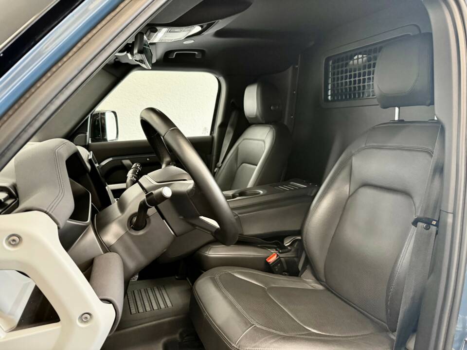 Image 12/25 of Land Rover Defender 110 D300 AWD (2022)