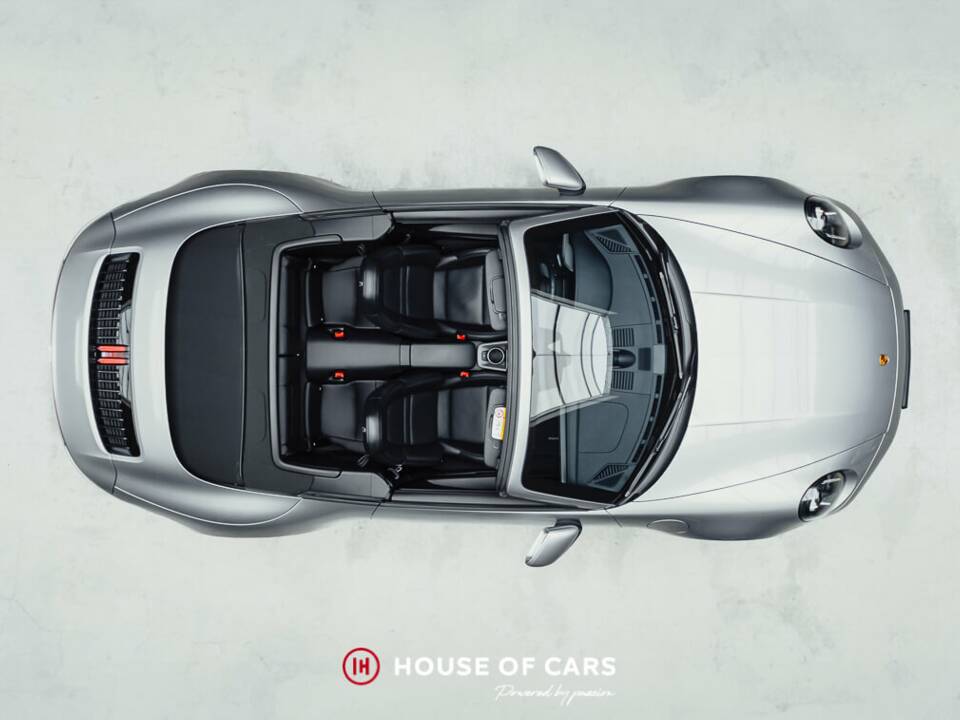 Image 6/25 of Porsche 911 Carrera (2023)