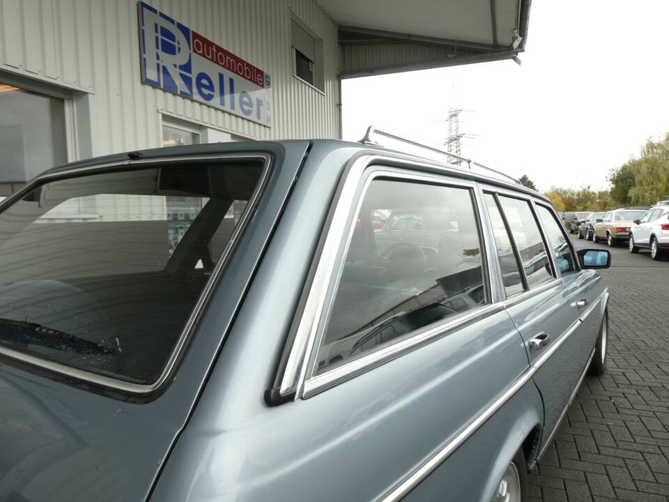Image 21/21 of Mercedes-Benz 280 TE (1984)