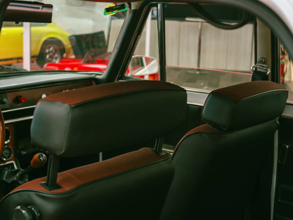 Bild 24/34 von Alfa Romeo Giulia Nuova Super 1600 (1979)