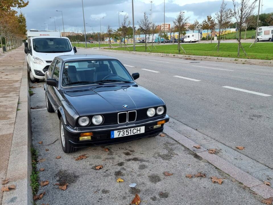 Image 42/100 of BMW 323i (1984)