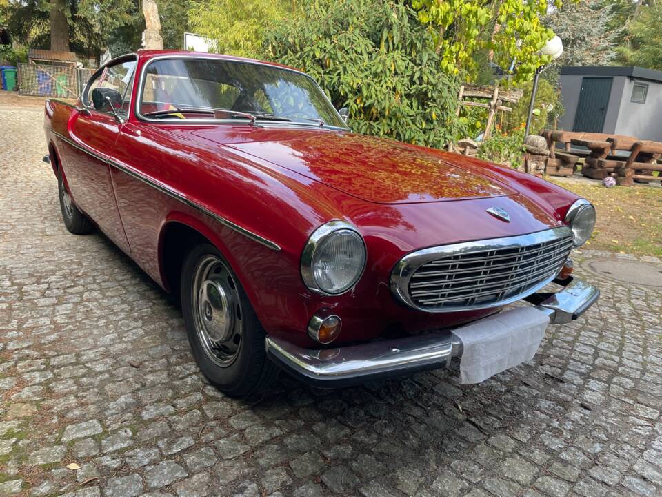 Image 12/12 of Volvo 1800 S (1968)