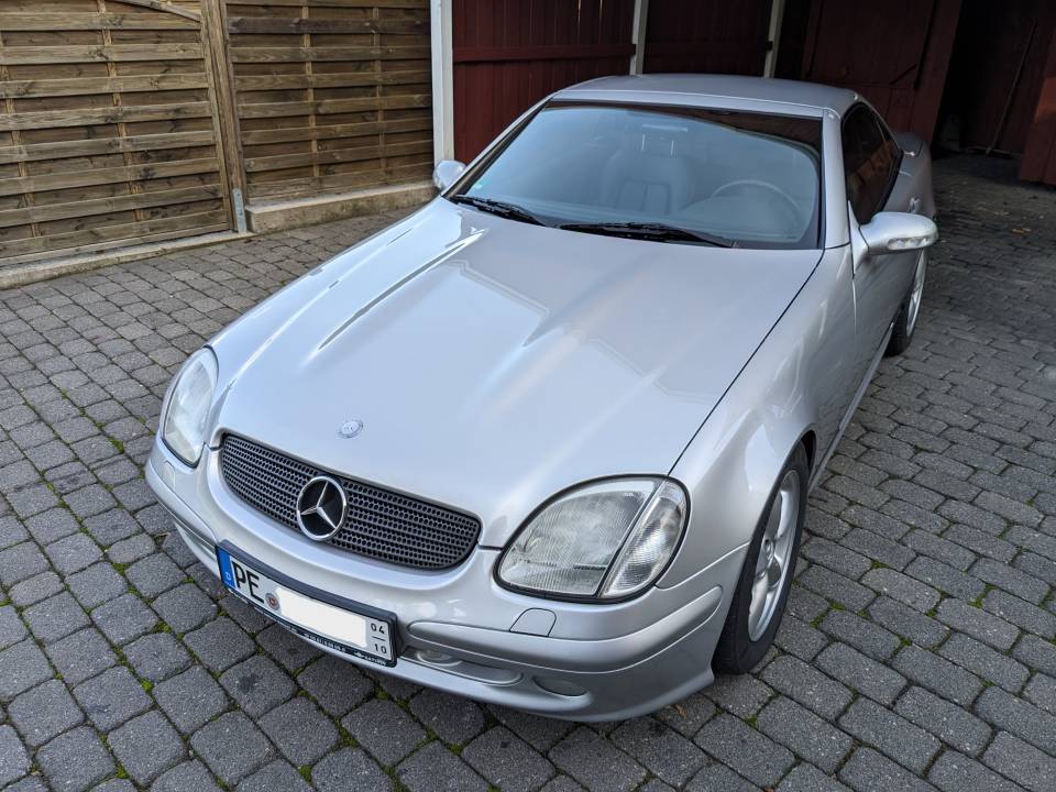 Immagine 3/37 di Mercedes-Benz SLK 320 (2001)