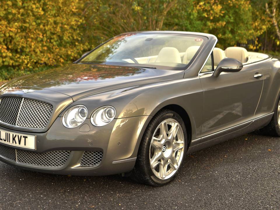 Imagen 8/44 de Bentley Continental GTC (2011)