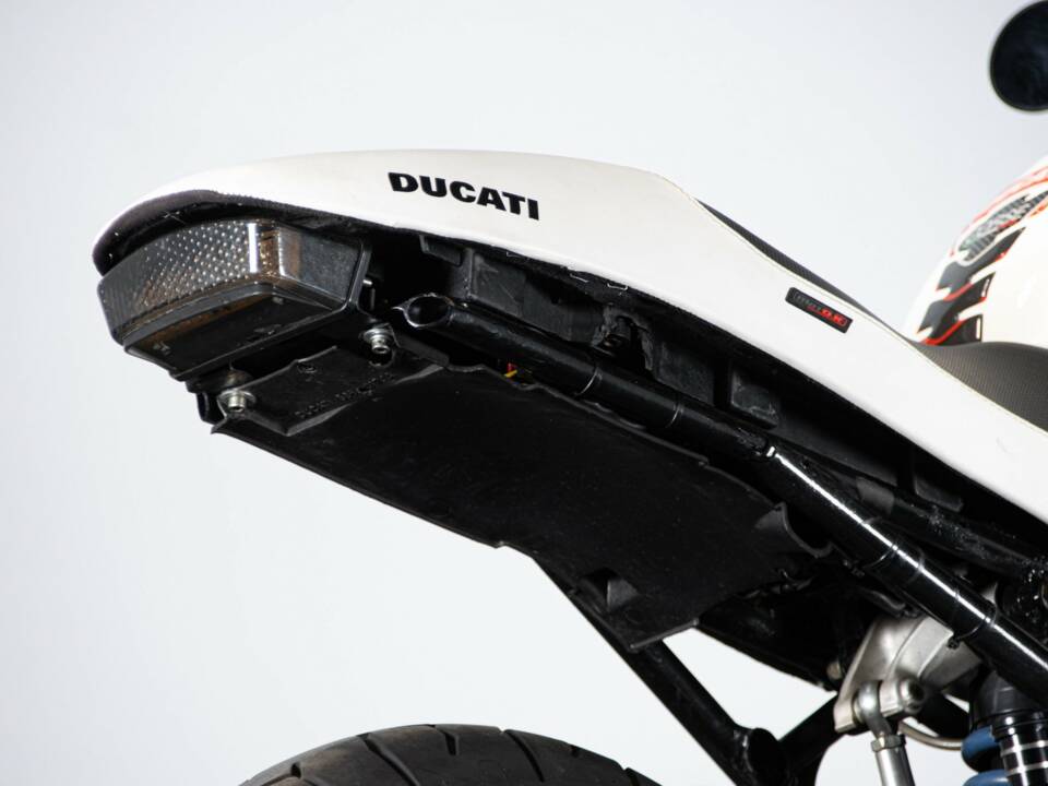Immagine 11/50 di Ducati DUMMY (1998)