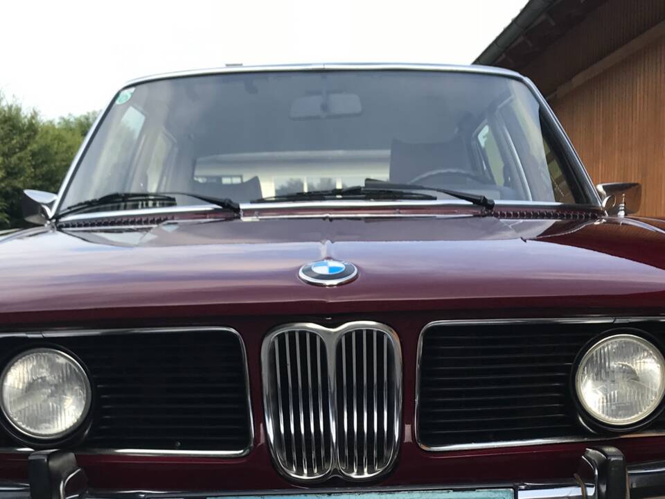 Bild 3/4 von BMW 2500 (1977)