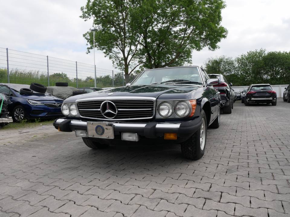 Image 3/16 of Mercedes-Benz 380 SL (1983)