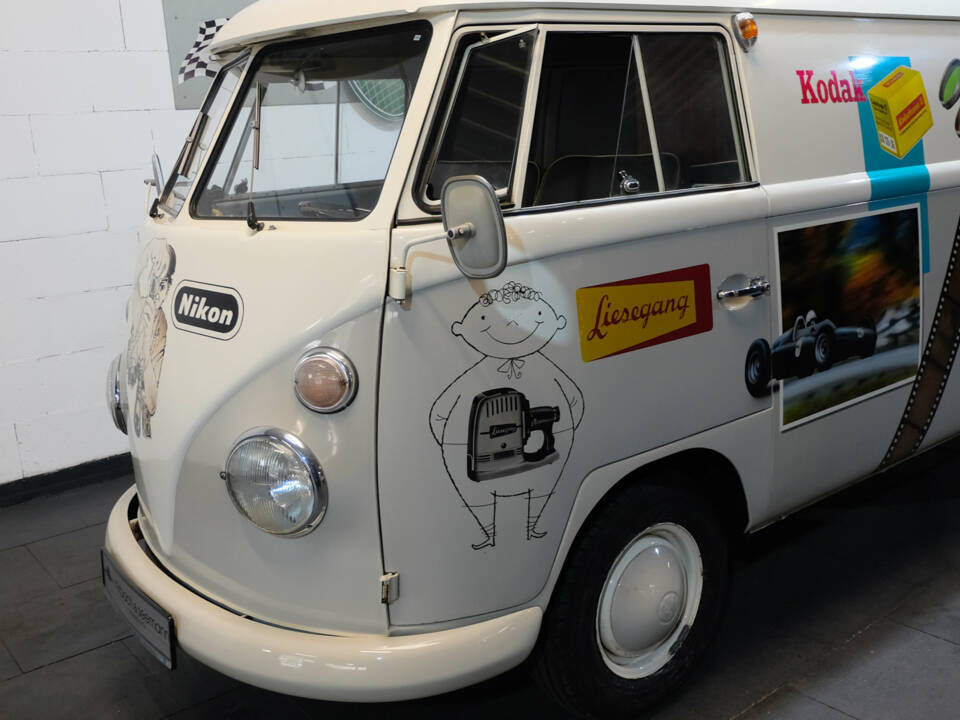 Image 6/17 of Volkswagen T1 panel van (1964)