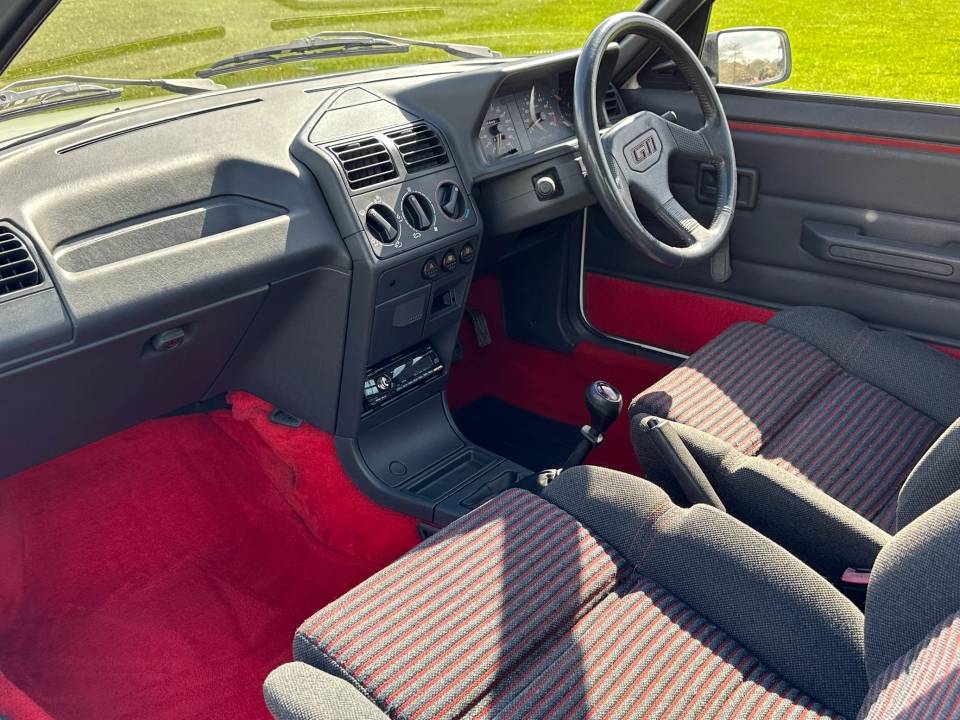 Afbeelding 13/21 van Peugeot 205 GTi 1.6 (1989)