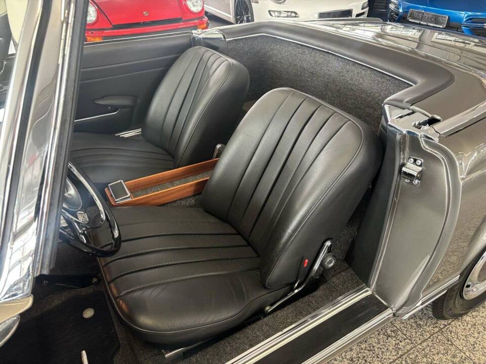 Image 12/30 of Mercedes-Benz 230 SL (1965)
