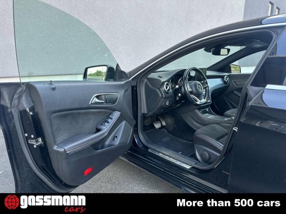 Image 11/15 of Mercedes-Benz CLA 220 CDI (2017)