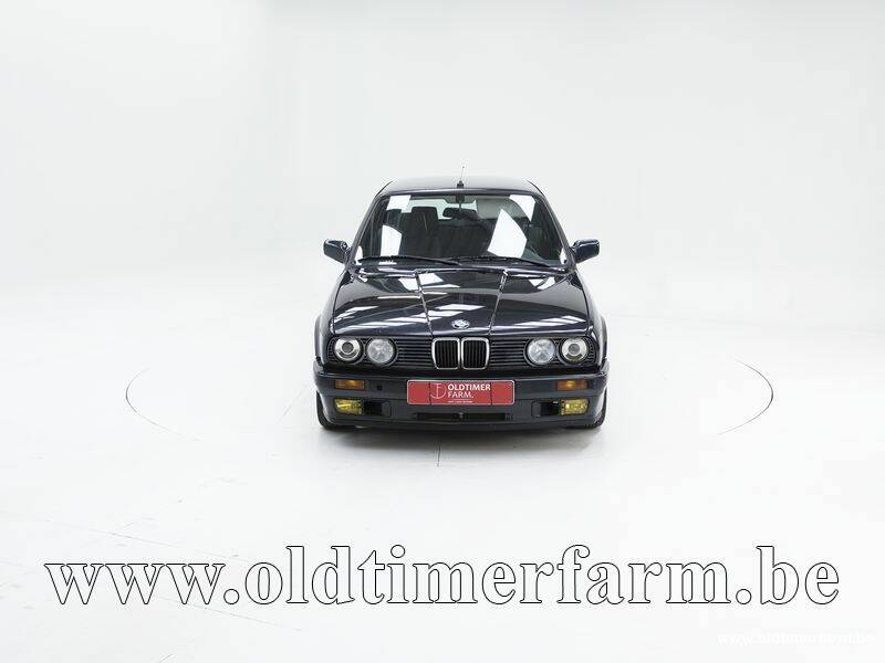 Image 5/15 de BMW 325i Touring (1988)