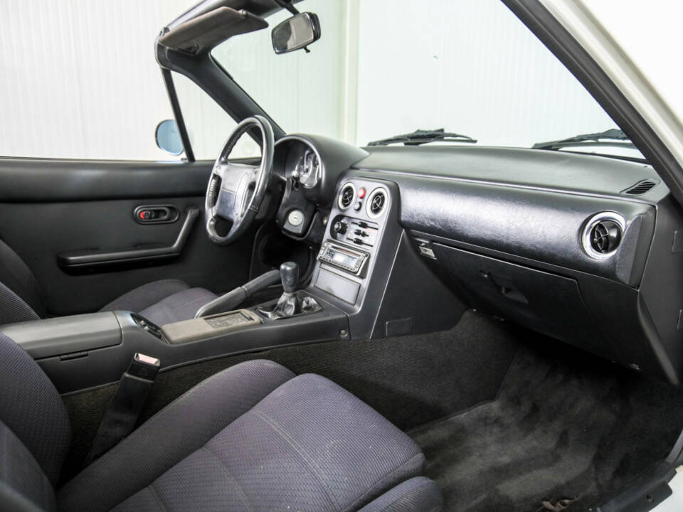 Imagen 12/50 de Mazda MX-5 1.6 (1990)