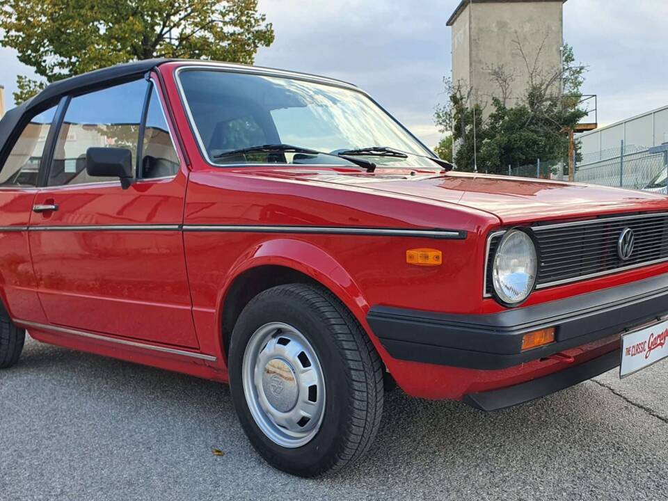 Afbeelding 2/50 van Volkswagen Golf Mk I Convertible 1.1 (1981)