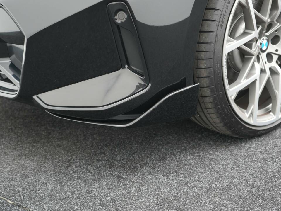 Image 39/50 of BMW 330i xDrive Touring (2025)