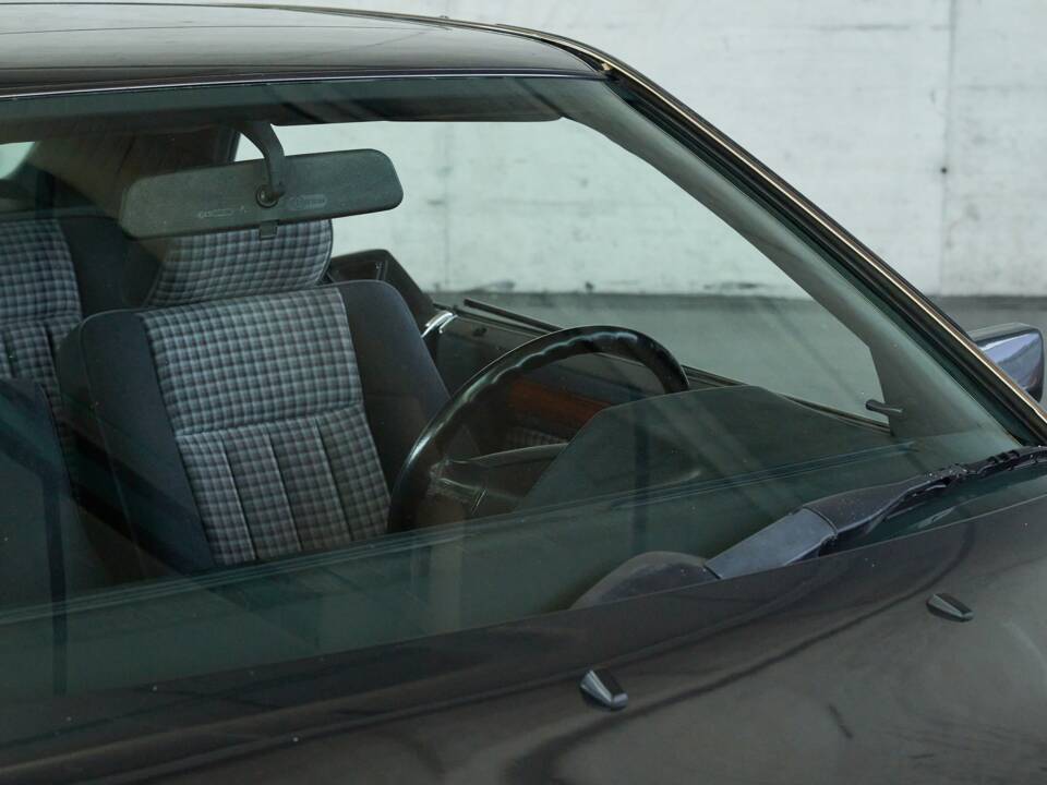 Bild 29/50 von Mercedes-Benz 300 CE (1991)