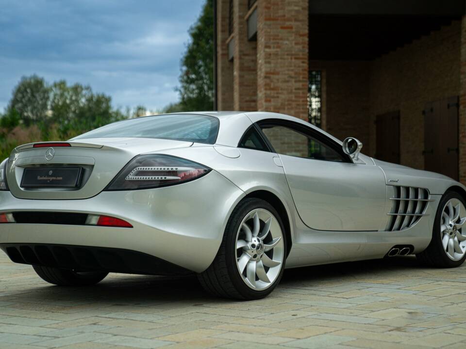 Image 9/50 of Mercedes-Benz SLR McLaren (2005)