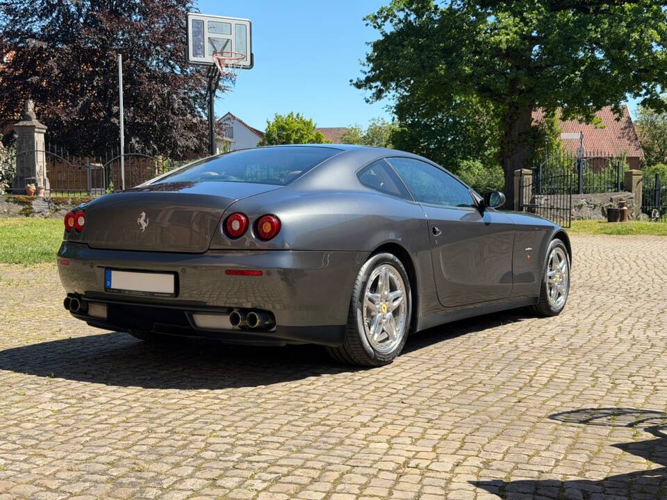 Afbeelding 2/74 van Ferrari 612 Scaglietti (2006)