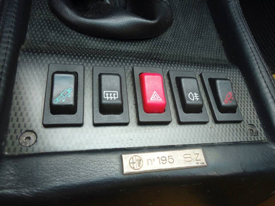 Image 12/32 of Alfa Romeo SZ (1990)