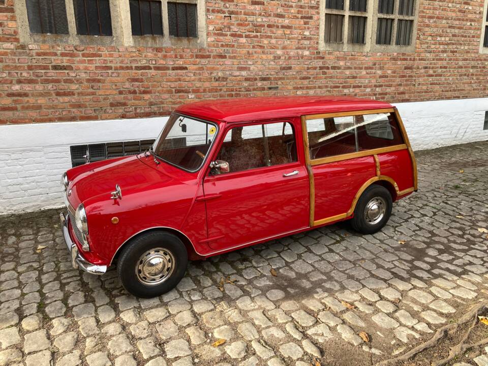 Image 18/24 of Morris Mini Traveller (1968)