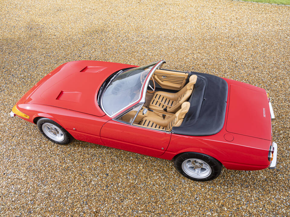 Imagen 10/40 de Ferrari 365 GTB&#x2F;4 Spyder (1973)