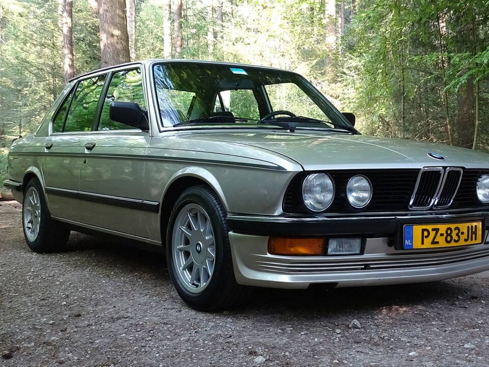 Image 6/41 of BMW 528i (1986)