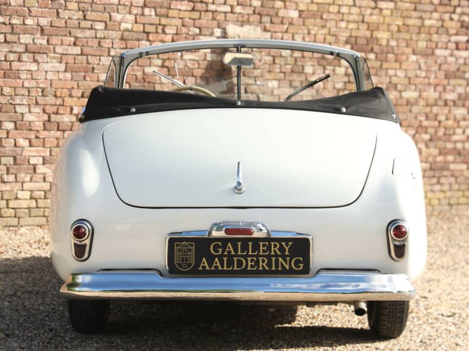 Image 6/50 of SIMCA 8 Sport (1950)