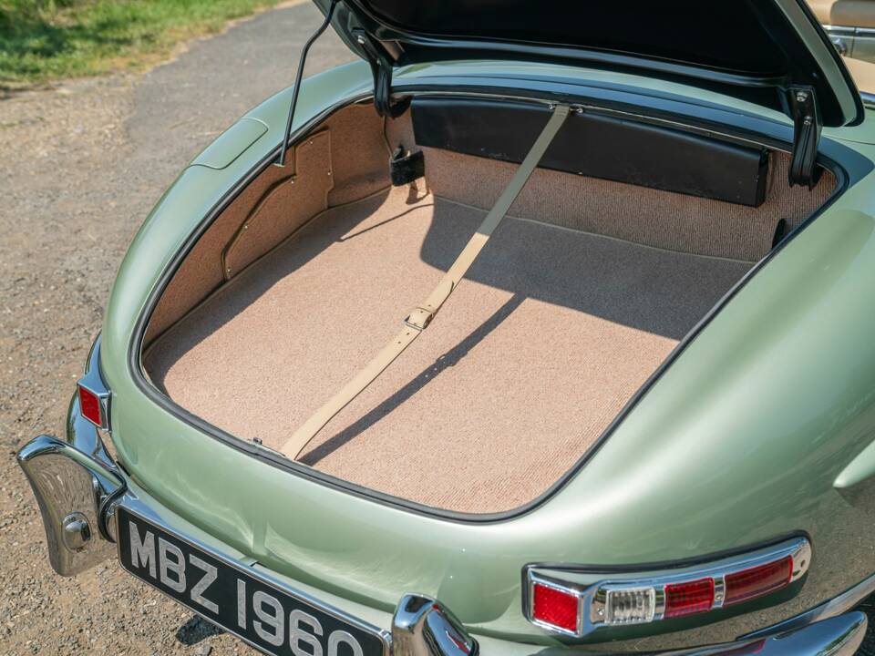 Image 39/50 of Mercedes-Benz 300 SL Roadster (1960)