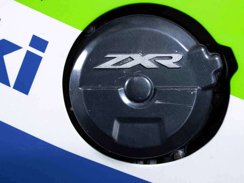 Image 14/50 of Kawasaki ZX-R 400 (1990)