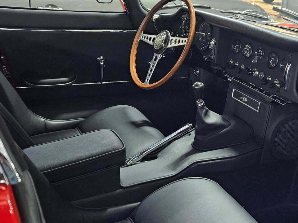 Image 11/11 of Jaguar E-Type 3.8 (1964)