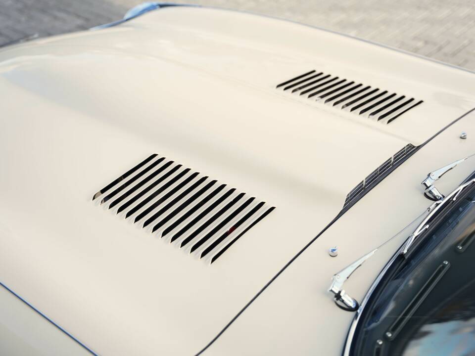 Imagen 48/50 de Jaguar E-Type (1969)