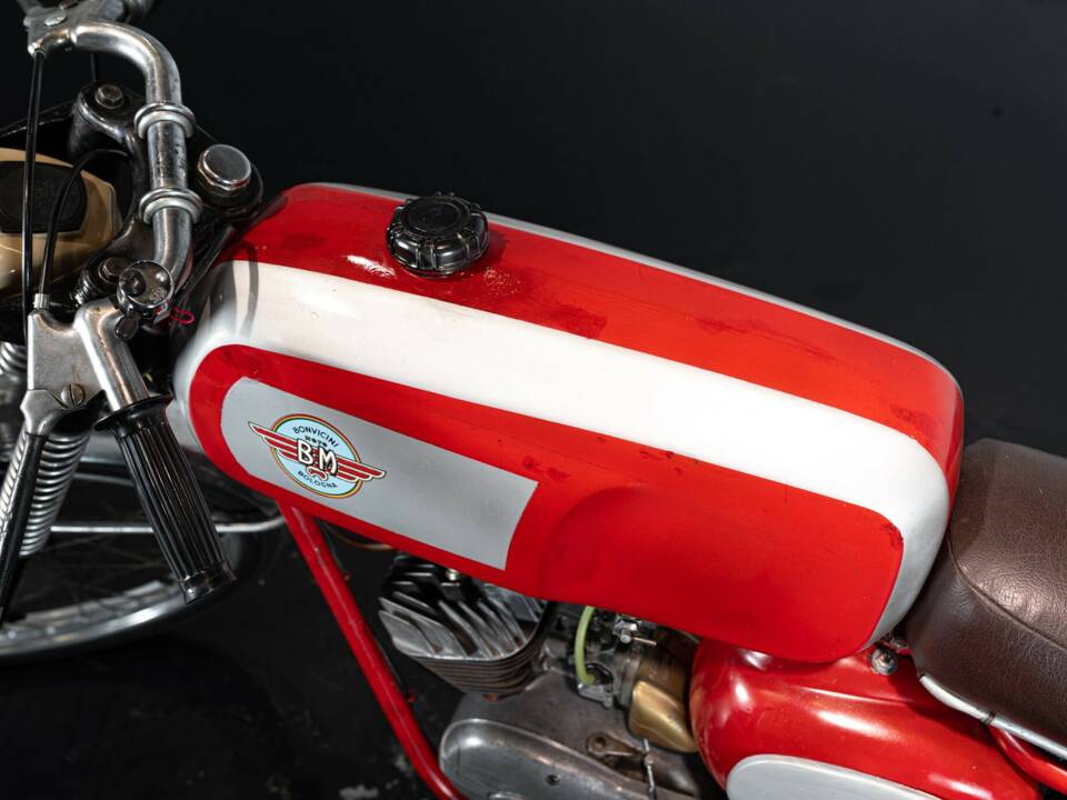 Image 17/31 of BM DUMMY (1963)