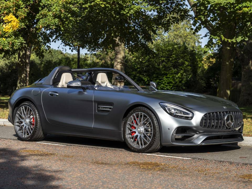 Image 2/36 of Mercedes-AMG GT-S (2019)