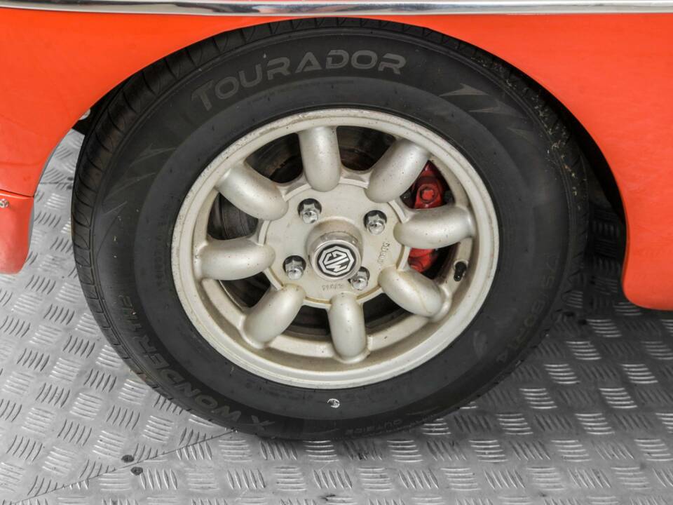 Bild 23/50 von MG MGB GT V8 SEC (1978)