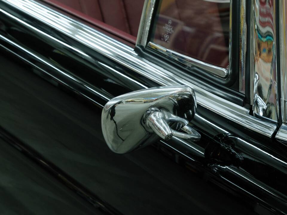 Image 37/50 of Mercedes-Benz 220 SE b (1963)