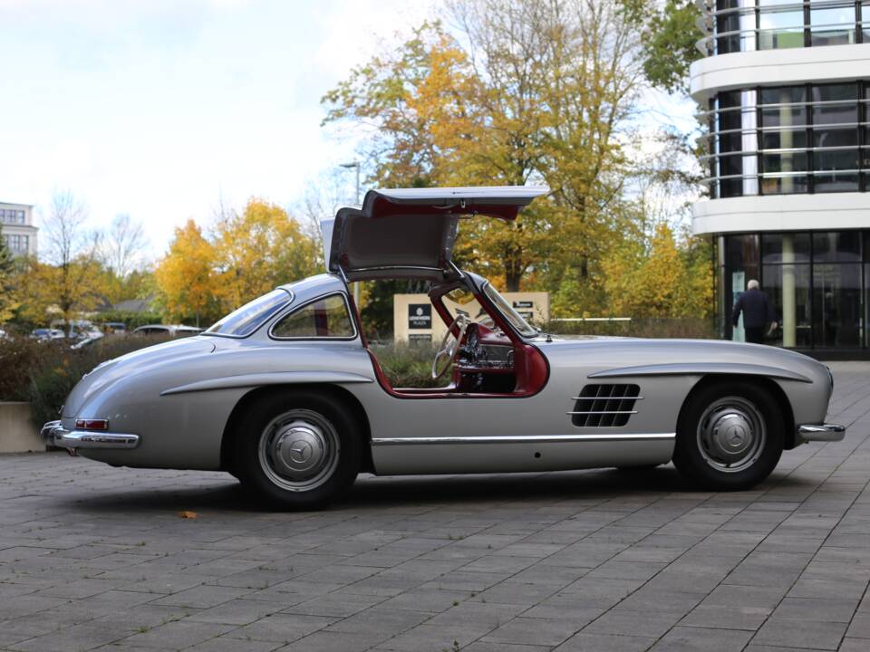Image 3/37 of Mercedes-Benz 300 SL "Gullwing" (1954)