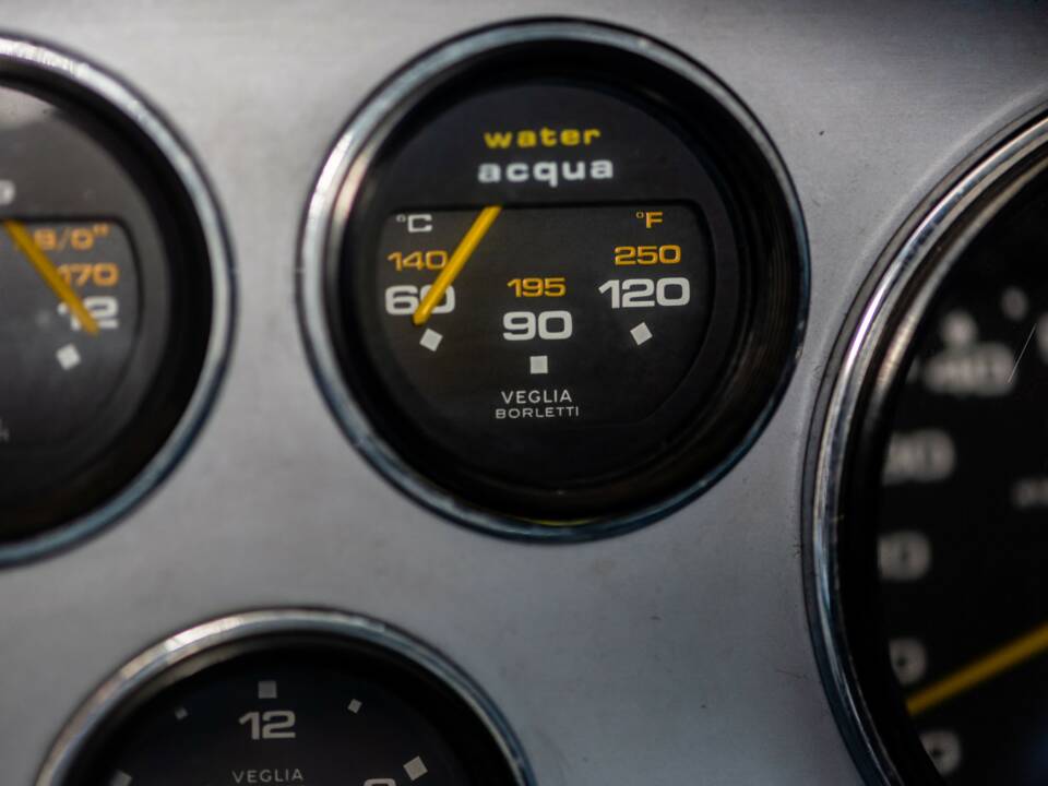 Image 15/50 of Ferrari Dino 308 GT4 (1977)