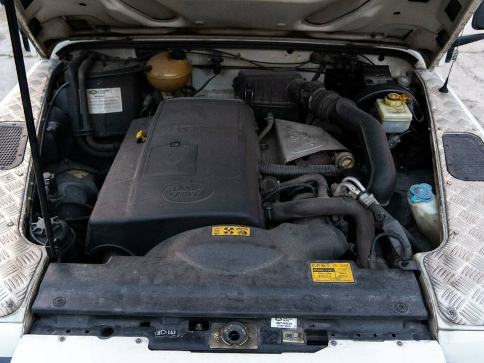 Afbeelding 13/23 van Land Rover Defender 90 Td5 (1999)