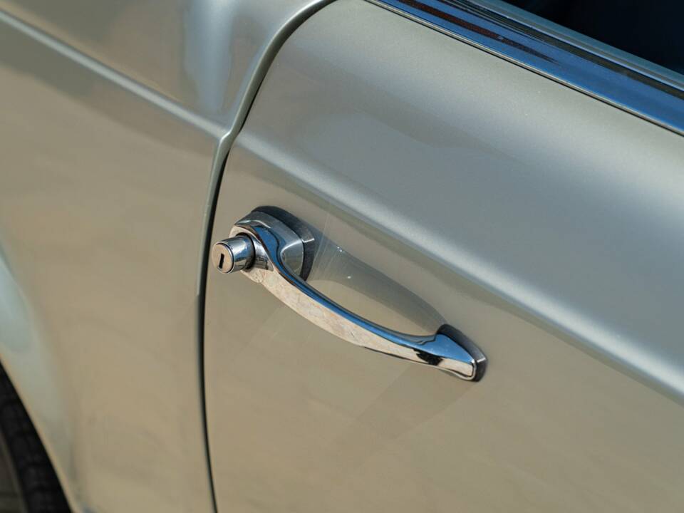 Image 23/50 of Mercedes-Benz 230 SL (1965)