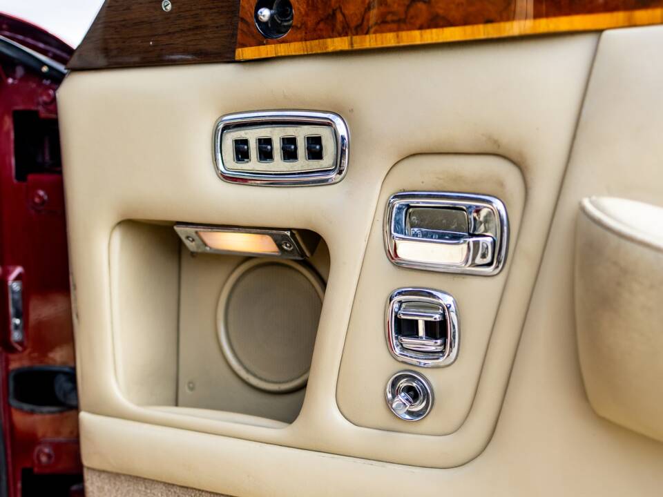 Afbeelding 19/50 van Rolls-Royce Corniche I (1982)