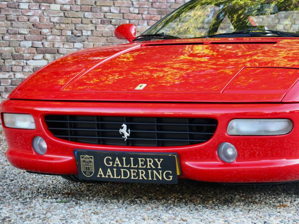 Immagine 24/50 di Ferrari F 355 Berlinetta (1996)